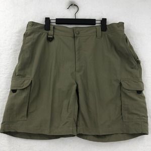 Columbia GRT Mens XL Green Cargo Shorts Omni Dry Mesh Lined Pockets Bermudas